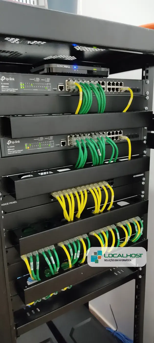 Rack de rede montado e organizado pela Localhost — foto 4
